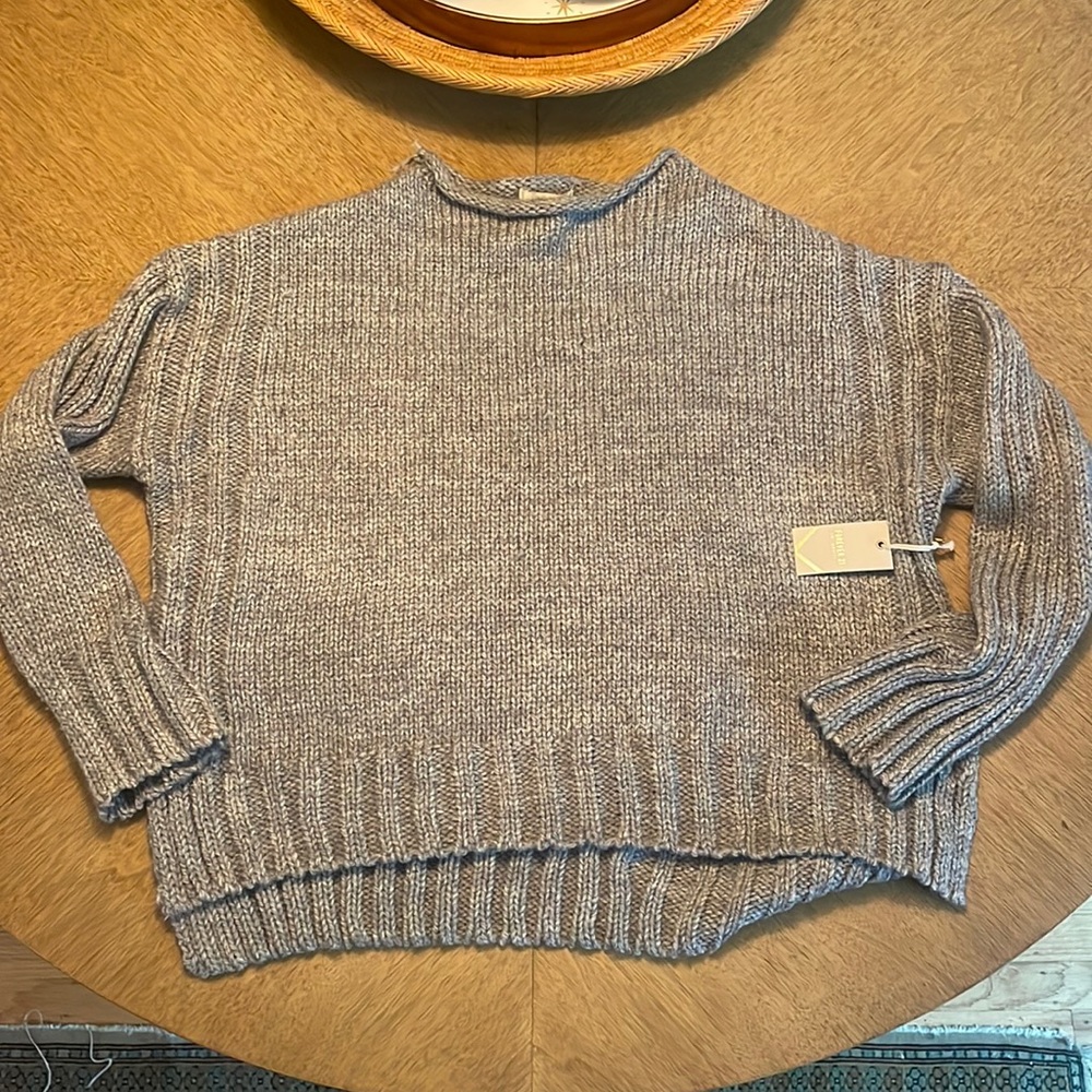 Gray NWT Sweater Forever 21 - M